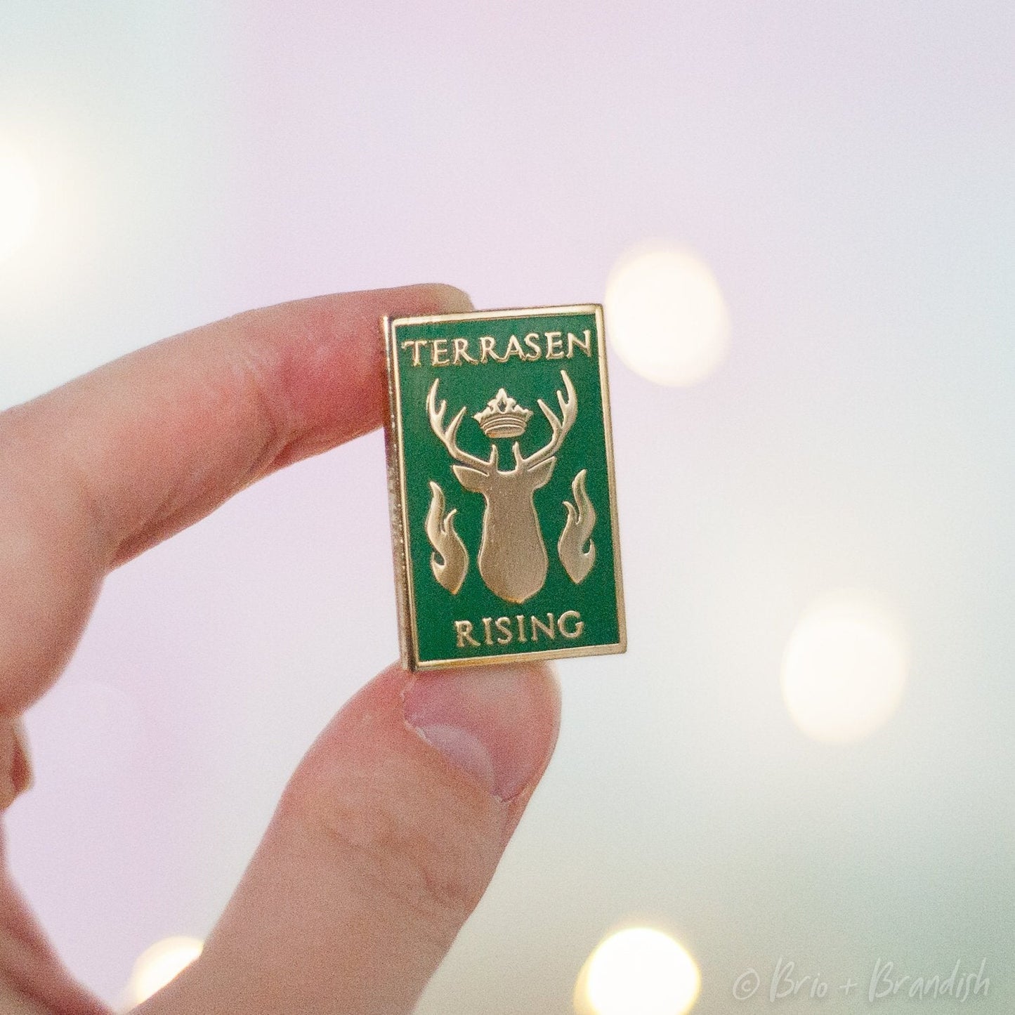 Terrasen Rising Enamel Pin